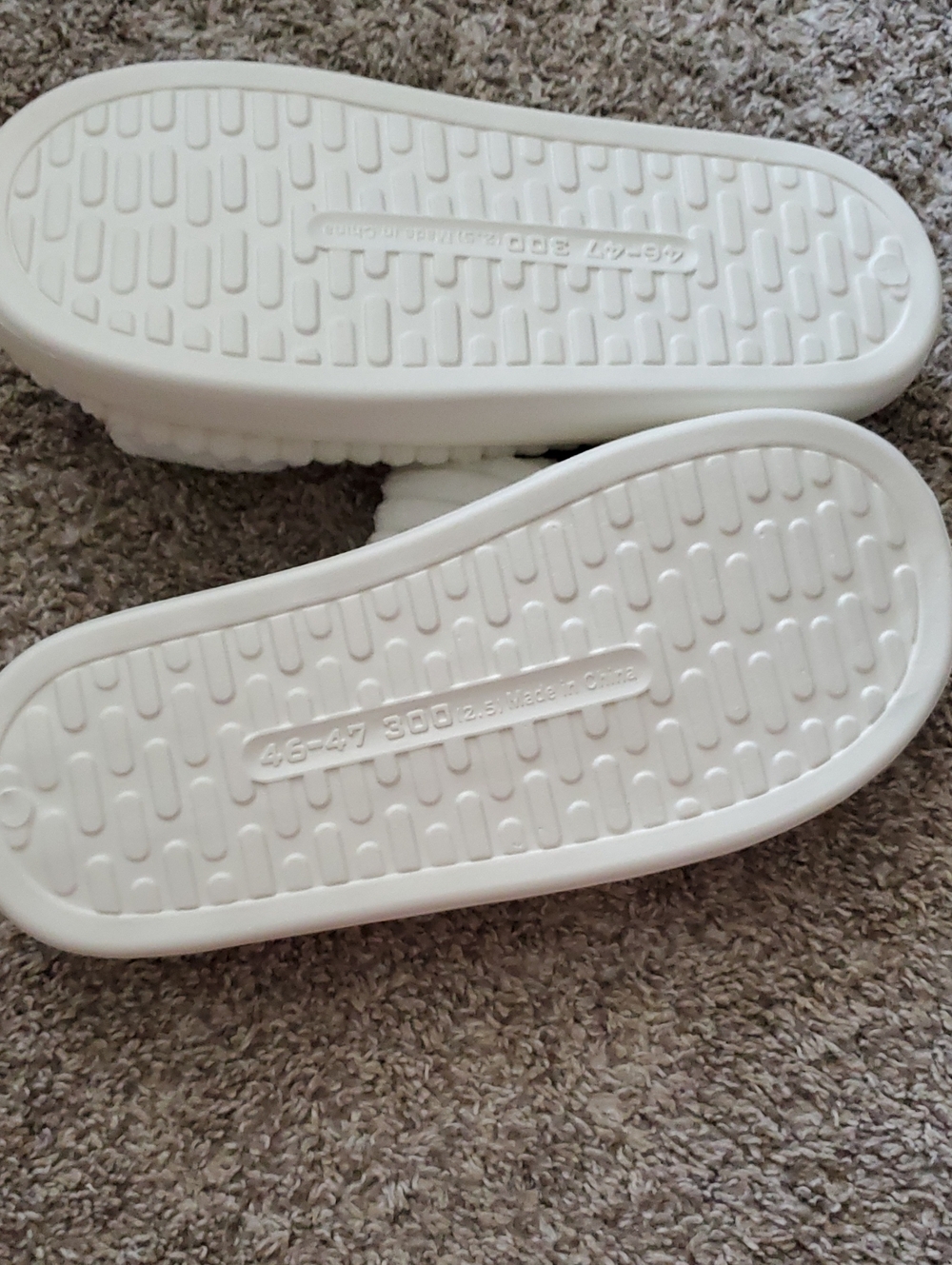Plush Ribbed Slide Slippers - Picture 5 of 6